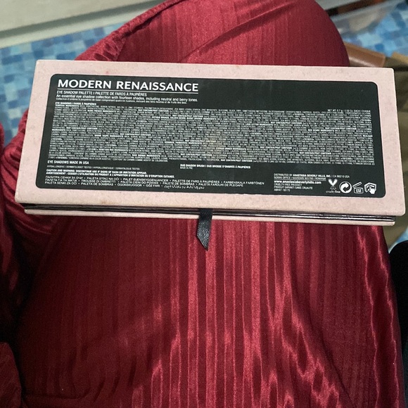 Like NEW Anastasia Beverly Hills palette - Picture 4 of 4